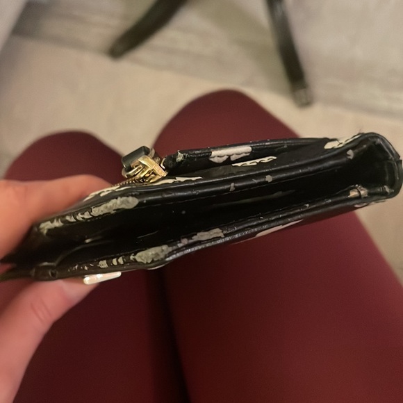 Used Kate Spade bow pattern wallet - Picture 10 of 11